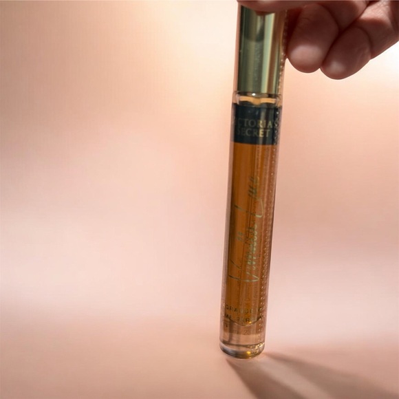 Victoria's Secret Vanilla Lace Perfume with Gold Cap 7ml .23 fl oz Travel size - Picture 4 of 4